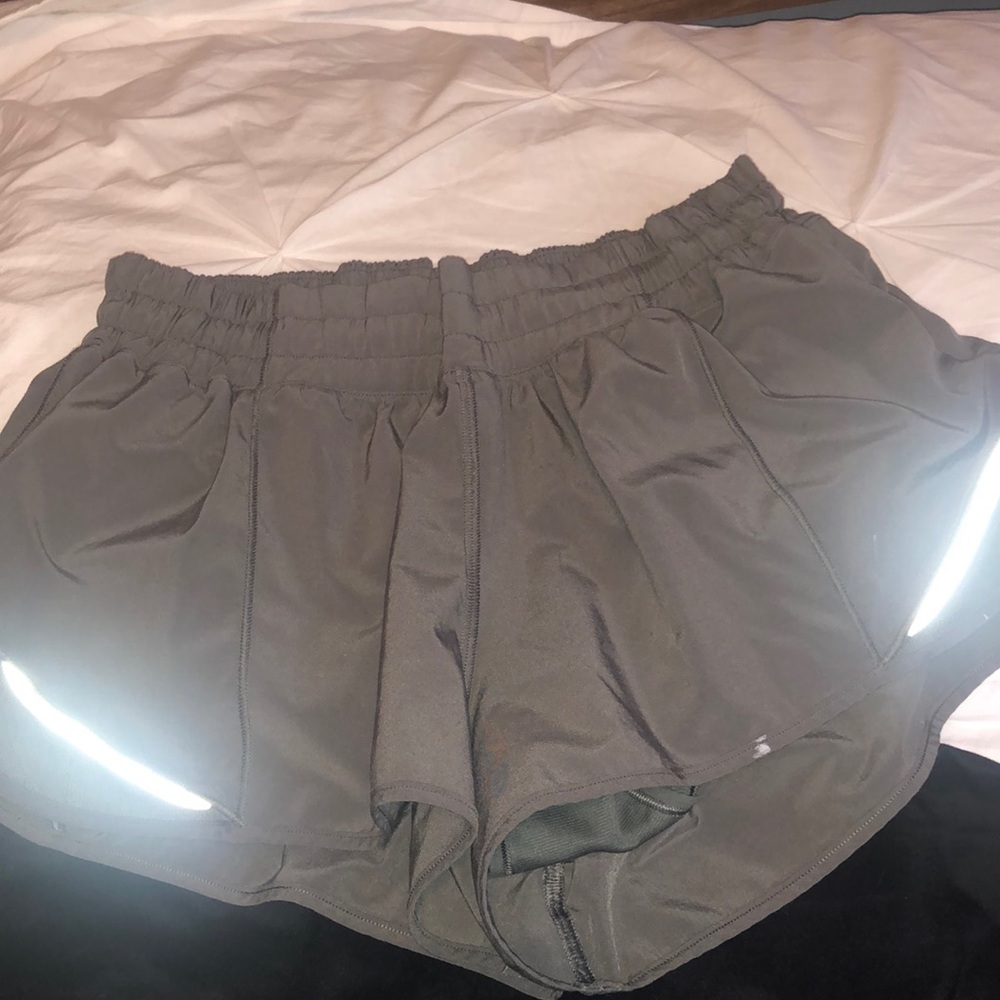 Lululemon Hotty hot short 2.5